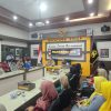 Mahasiswa UMINA Bersama Polres Blitar Kota Salurkan Paket Sembako dalam Program Polri Presisi Menyambut Ramadhan 1446 H