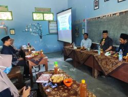 MI Ma’arif NU Darun Naja Karangrejo Garum Gelar Peningkatan Kompetensi Guru bersama Rektor UMINA
